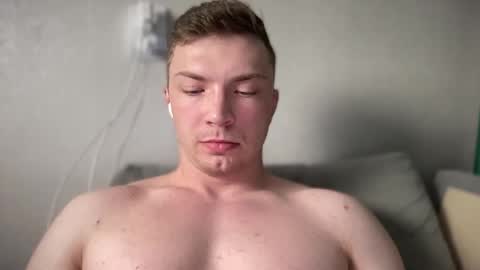 Snapshot of iron__chapman chatting on December 3, 11:25 pm Iron online show from December 3, 11:25 pm