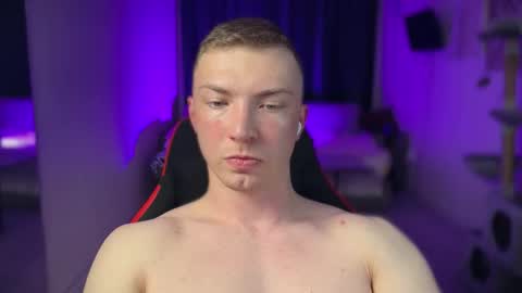 Snapshot of iron__chapman chatting on February 8, 10:57 pm Iron online show from February 8, 10:57 pm