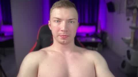 Snapshot of iron__chapman chatting on February 25, 9:35 pm Iron online show from February 25, 9:35 pm