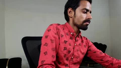 Naveed online show from June 16, 6:10 pm