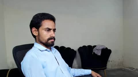 Naveed online show from June 24, 7:24 pm