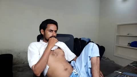 Naveed online show from July 9, 6:01 pm