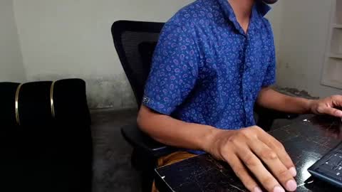 Naveed online show from July 12, 5:26 pm
