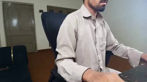 Naveed online show from July 25, 6:05 pm