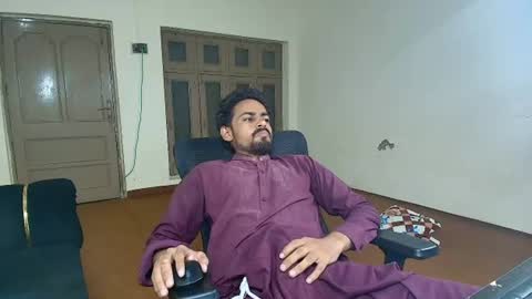 Naveed online show from August 5, 6:11 pm