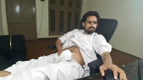 Naveed online show from August 7, 4:42 pm