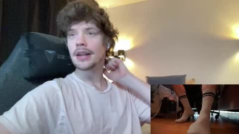 Snapshot of ironthud chatting on January 13, 2:55 pm Sam online show from January 13, 2:55 pm