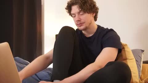 Snapshot of ironthud chatting on January 16, 10:14 pm Sam online show from January 16, 10:14 pm