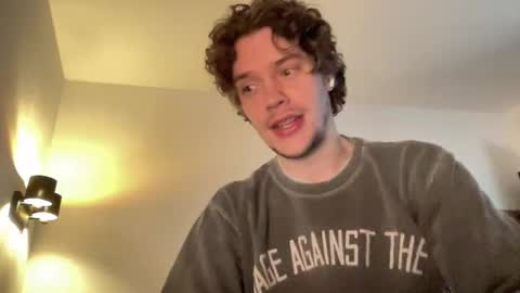 Snapshot of ironthud chatting on February 15, 9:33 pm Sam online show from February 15, 9:33 pm