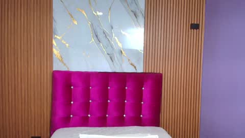 Sandy  online show from December 7, 12:13 pm