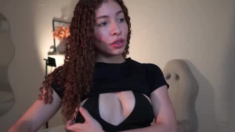 isa_____ online show from February 3, 12:53 am