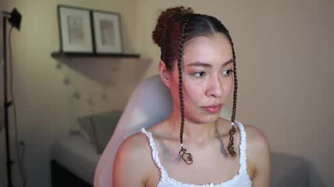 isa_____ online show from March 5, 1:56 am