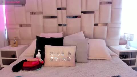 isa  rose online show from October 20, 12:05 pm