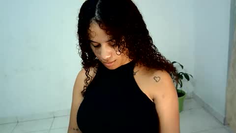 isa_bellaxx23 online show from June 9, 11:27 pm