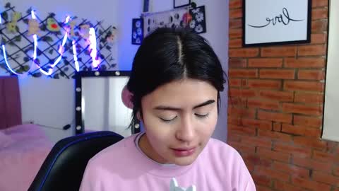 isabela online show from September 19, 3:30 am