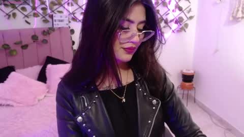 isabela online show from November 12, 12:11 am