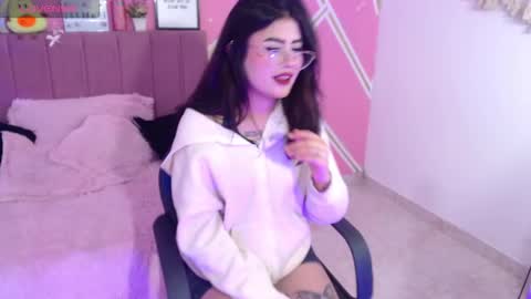 isabela online show from February 6, 8:12 pm