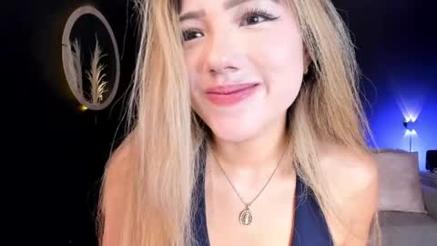 Isa Cortes  online show from April 17, 1:36 pm