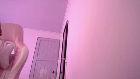 Isabella  online show from February 6, 2:42 pm