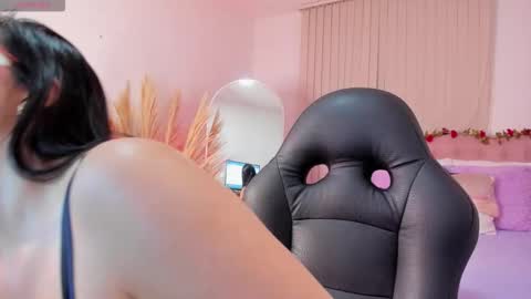 Snapshot of isa_emm chatting on December 16, 7:08 pm Isa online show from December 16, 7:08 pm