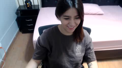 Isa online show from March 17, 2:09 pm