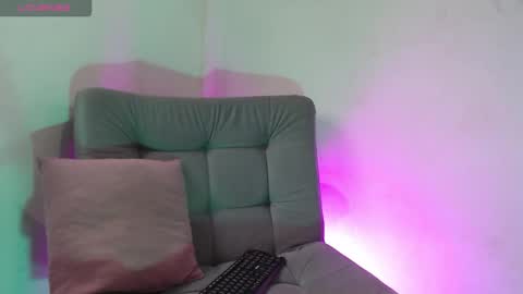 Isabella Hall online show from February 8, 10:35 pm