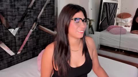 oIssaJonneso online show from February 20, 12:49 pm