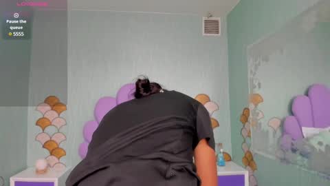    online show from January 6, 6:20 pm