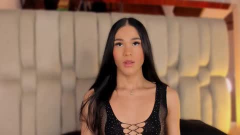 Snapshot of isa_little_star chatting on February 15, 3:47 am Isa online show from February 15, 3:47 am