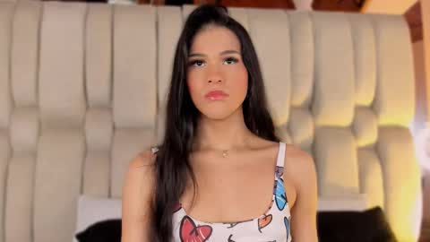 Snapshot of isa_little_star chatting on February 28, 4:02 am Isa online show from February 28, 4:02 am