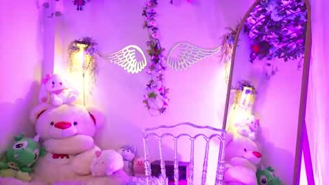 Isabella        online show from January 7, 12:35 am