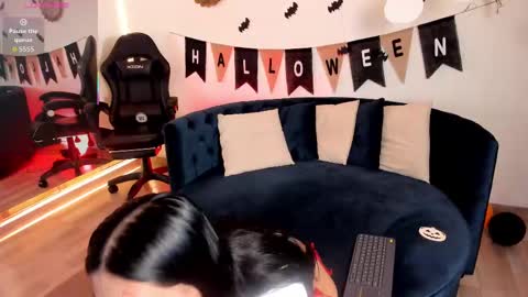 Snapshot of isa_rouse__ chatting on October 7, 2:31 am ISA ROUSE online show from October 7, 2:31 am