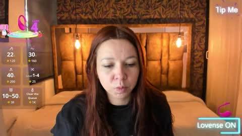 Snapshot of isa_thompson__ chatting on December 20, 12:01 pm I S A online show from December 20, 12:01 pm