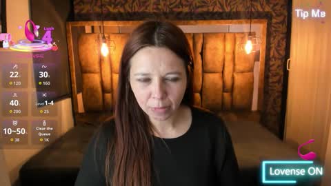 Snapshot of isa_thompson__ chatting on January 9, 2:47 am I S A online show from January 9, 2:47 am