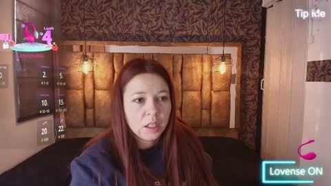 Snapshot of isa_thompson__ chatting on February 7, 12:31 pm I S A online show from February 7, 12:31 pm