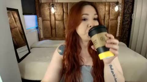 Snapshot of isa_thompson__ chatting on July 1, 11:45 am I S A online show from July 1, 11:45 am