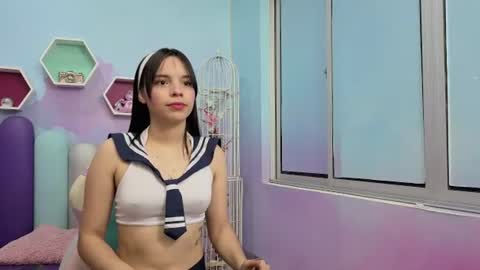 Isaa Skinny  online show from June 13, 3:48 am