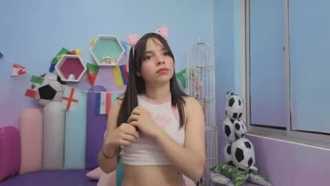 Isaa Skinny  online show from June 21, 3:31 am