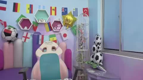 Isaa Skinny  online show from July 2, 3:23 am