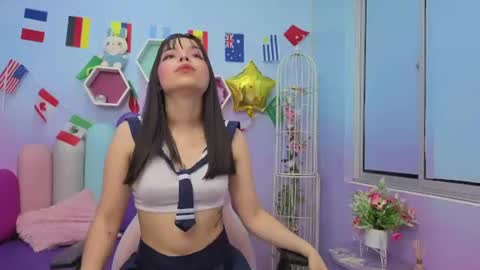 Isaa Skinny  online show from August 4, 3:43 am