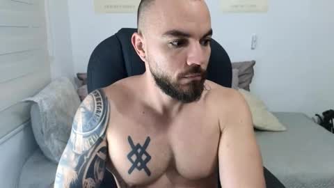 Snapshot of isaac_carter chatting on October 14, 11:11 am Isaac carter online show from October 14, 11:11 am