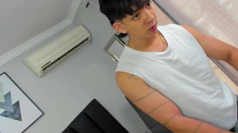 isaac_cryston online show from February 7, 3:08 pm