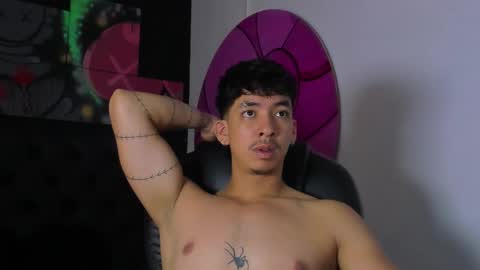 isaac_cryston online show from November 4, 8:19 pm