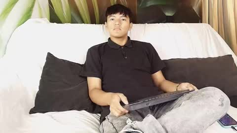 isaac_grimm online show from January 19, 3:32 am