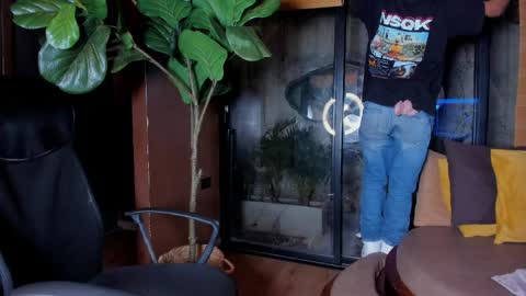 isaac_grimm online show from April 7, 2:56 am