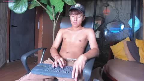 isaac_grimm online show from April 9, 2:55 am