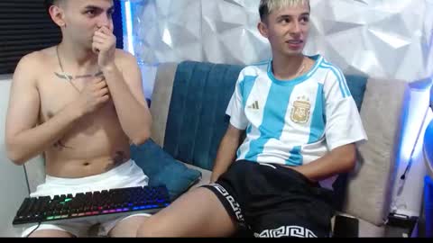 Snapshot of isaac_tan chatting on September 19, 2:24 am Isaac tan online show from September 19, 2:24 am