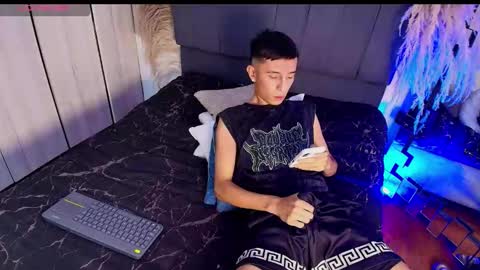 Isaac tan online show from February 26, 4:44 am