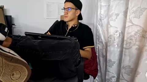 Snapshot of isaac_winter_ chatting on October 21, 2:34 am Isaac online show from October 21, 2:34 am