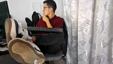 Snapshot of isaac_winter_ chatting on October 31, 4:24 am Isaac online show from October 31, 4:24 am